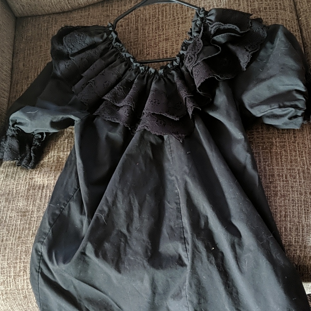 Black puffy shirt